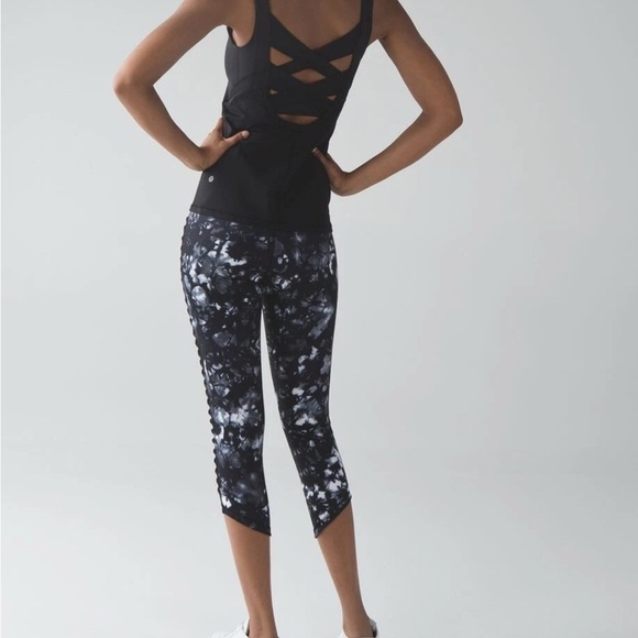 Lululemon Sunshine Salutation Crop (Full-On Luxtreme) 6 - Picture 4 of 13